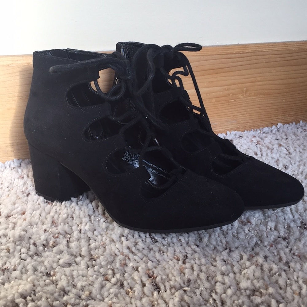 ONLY WORN ONCE Lace up modismo chunky heel wedge!